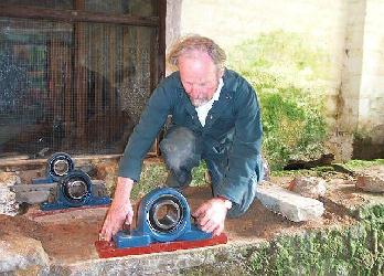 Placing wheel hubs in position