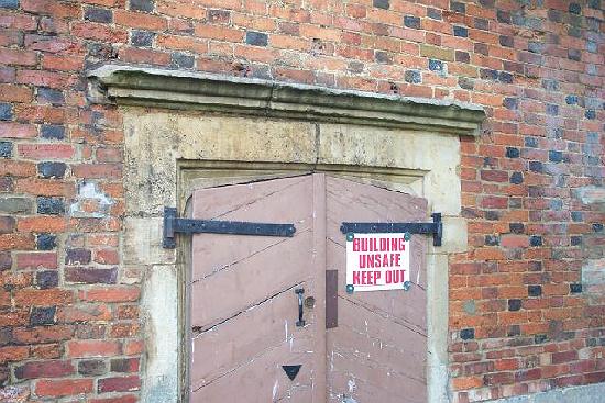 Old Grammar School closed notice