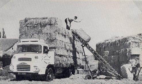 Loading straw bales