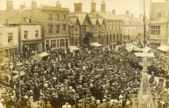 1915 parade