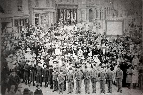 Workhouse children in 1900