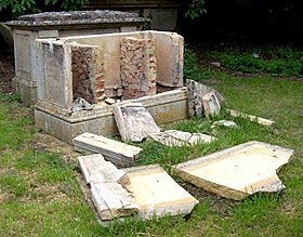 Damaged memorial