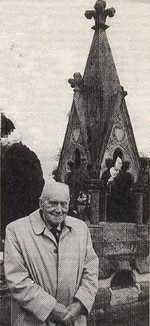 Len Pick at the memorial